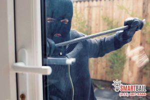 The Differences Between Theft, Robbery & Burglary
